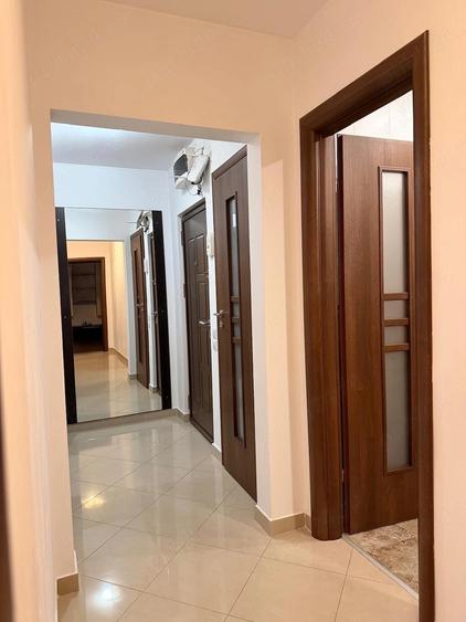 Apartament cu 2 camere decomandat în Titan
