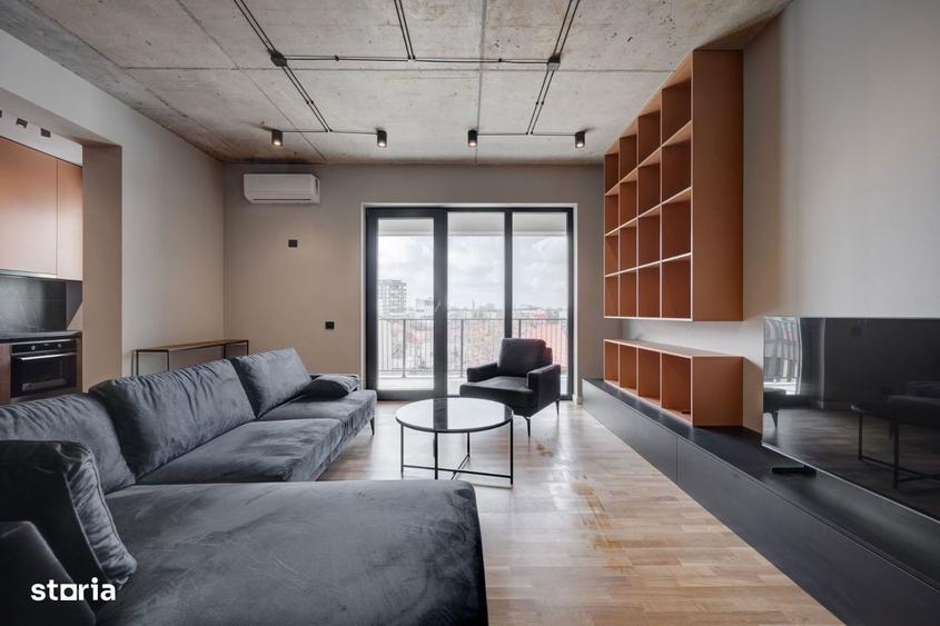 Apartament cu 3 camere, mobilat în Tei