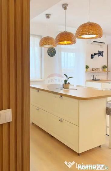 Apartament cu 3 camere semidecomandat în Colentina