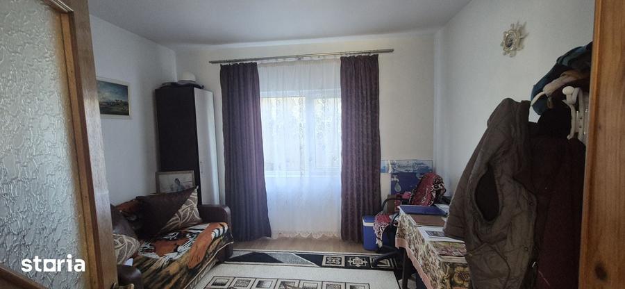 Casă cu 4 camere cu Teren 200 Mp în Valu lui Traian