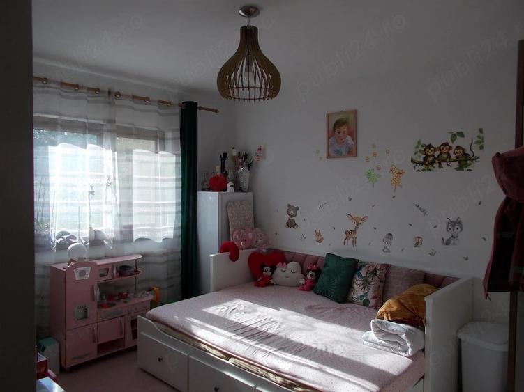 Casă cu 6 camere cu Teren 250 Mp în Braytim