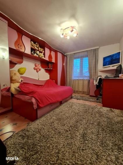 Casă cu 7 camere cu Teren 2000 Mp în Periș