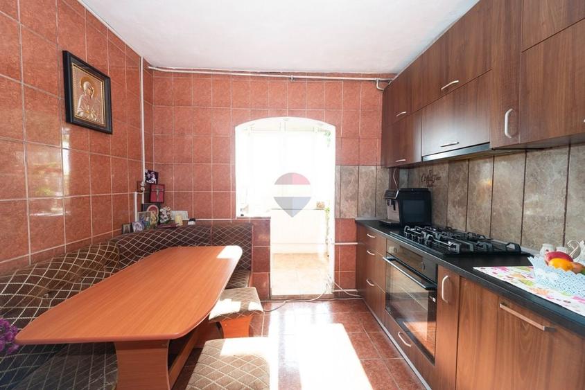 Apartament cu 3 camere, mobilat în Gorjului