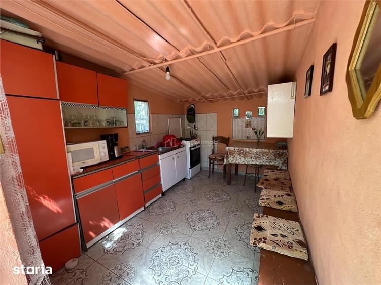 Casă cu 2 camere cu Teren 1501 Mp în Central