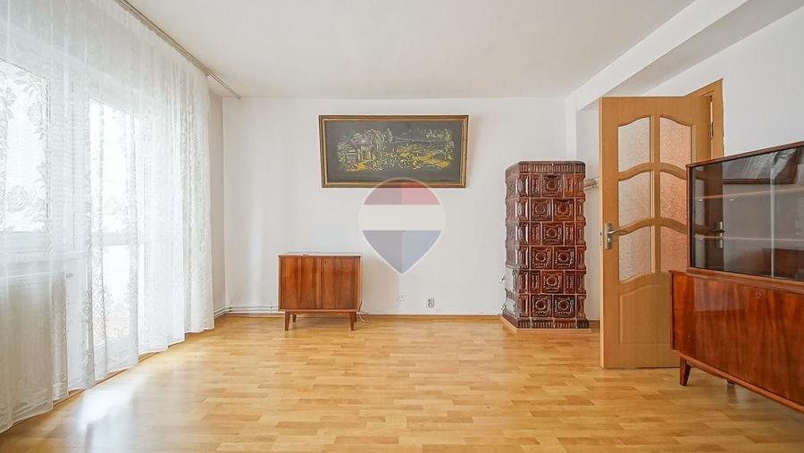 Apartament cu 3 camere decomandat în Gemenii
