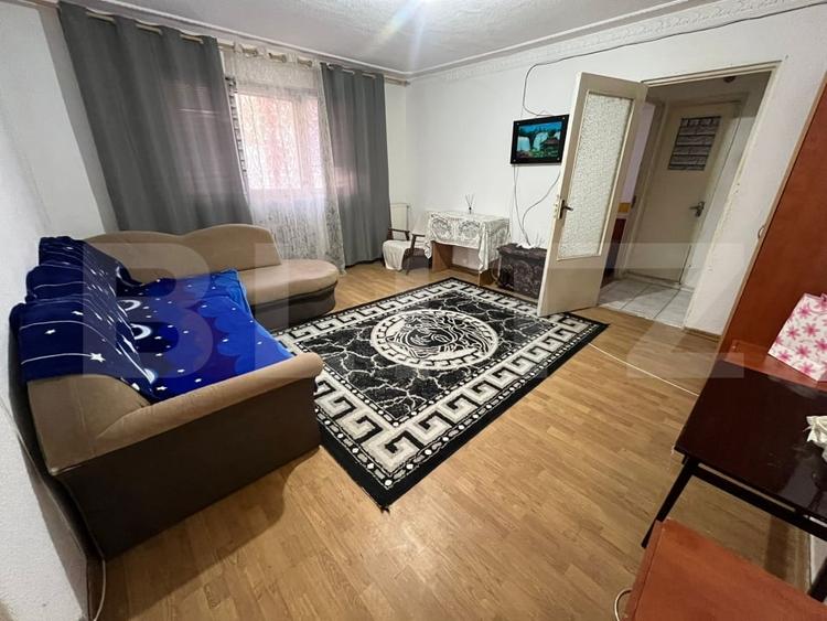 Apartament cu 2 camere semidecomandat, mobilat în Micro 11
