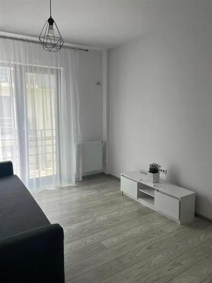 Apartament cu 2 camere semidecomandat, mobilat în Aeroport