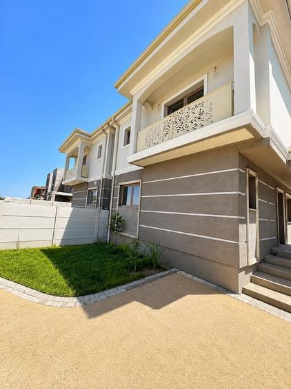 Duplex cu 4 camere cu Canalizare în Moșnița Nouă