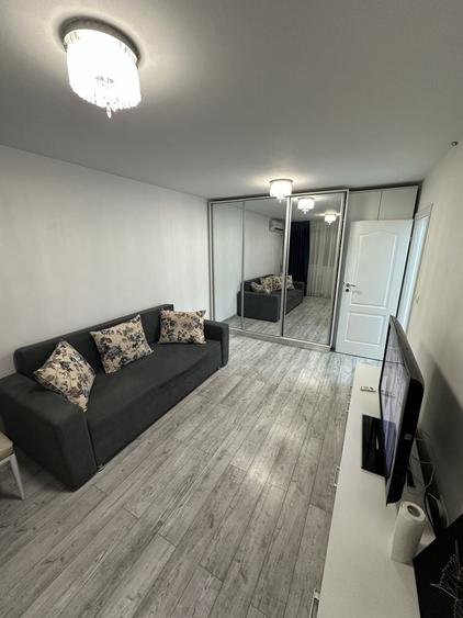 Apartament cu 3 camere decomandat în Drumul Taberei