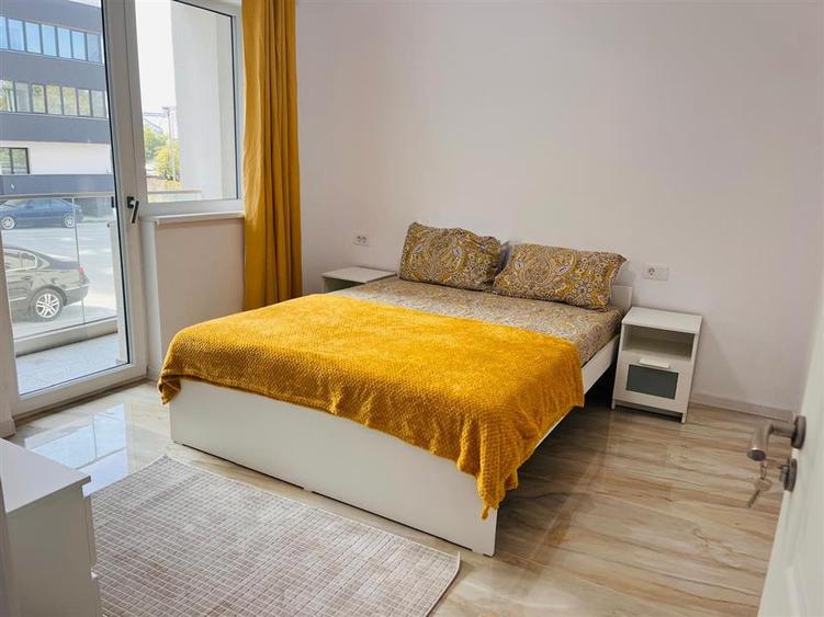 Apartament cu 2 camere semidecomandat, mobilat în Calea București