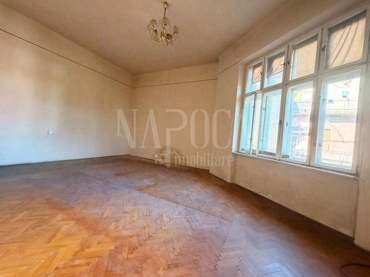 Apartament cu 4 camere semidecomandat în Central