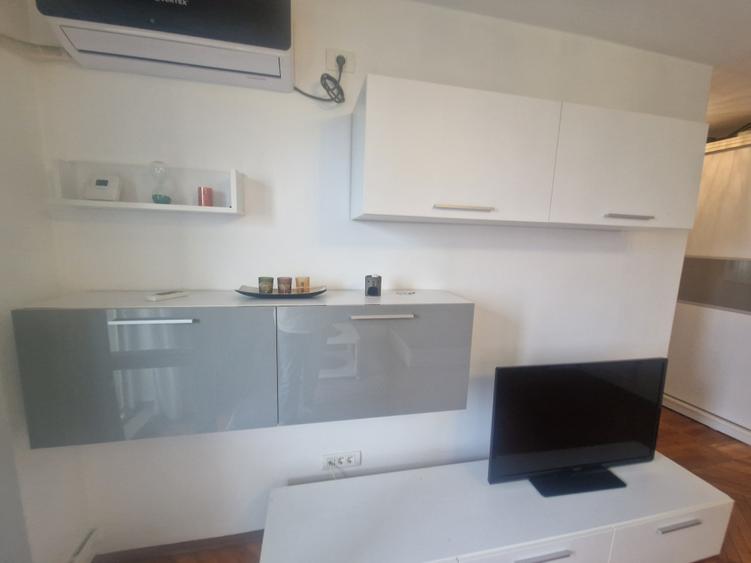 Apartament cu 3 camere decomandat în Circumvalațiunii