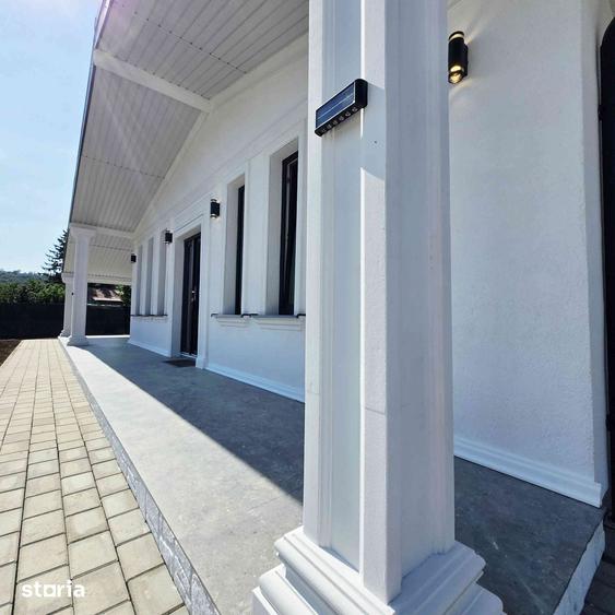 Casă cu 4 camere cu Teren 900 Mp în Podu Roș