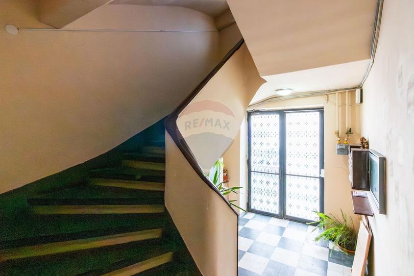 Apartament cu 2 camere decomandat în P-ța Dorobanți
