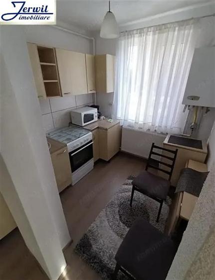Apartament cu 2 camere decomandat, mobilat în Micro III