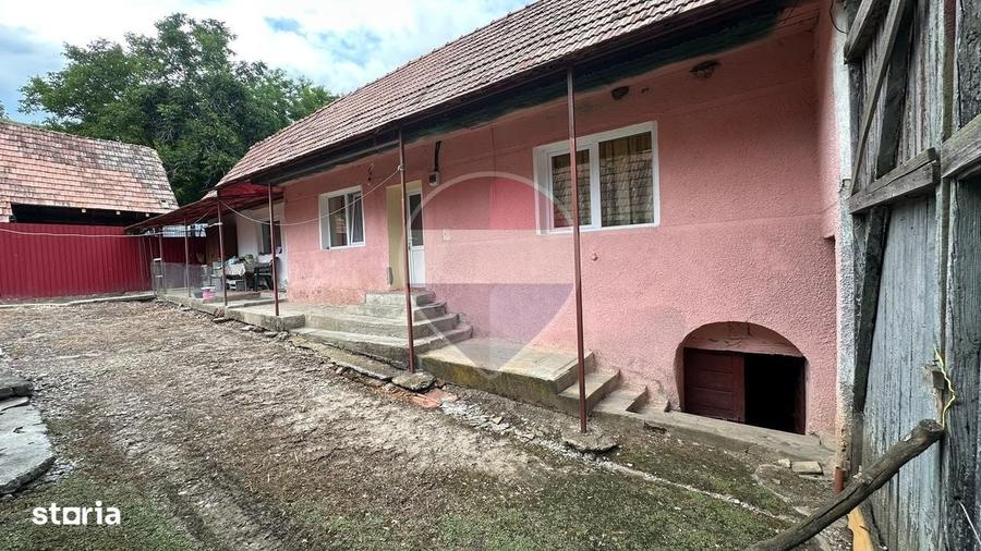 Casă cu 3 camere în Valea Lungă