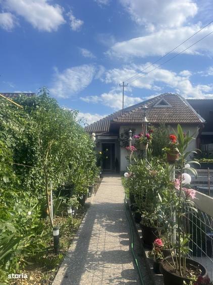 Casă cu 4 camere în Central