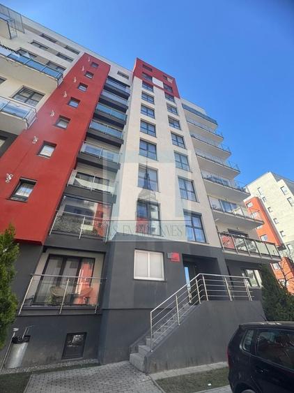 Apartament cu 2 camere decomandat în Tractorul