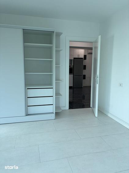 Apartament cu 3 camere în Podu Roș