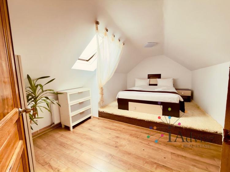 Apartament cu 4 camere semidecomandat în Schei