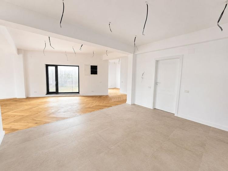 Casă cu 4 camere cu Teren 400 Mp în Corbeanca