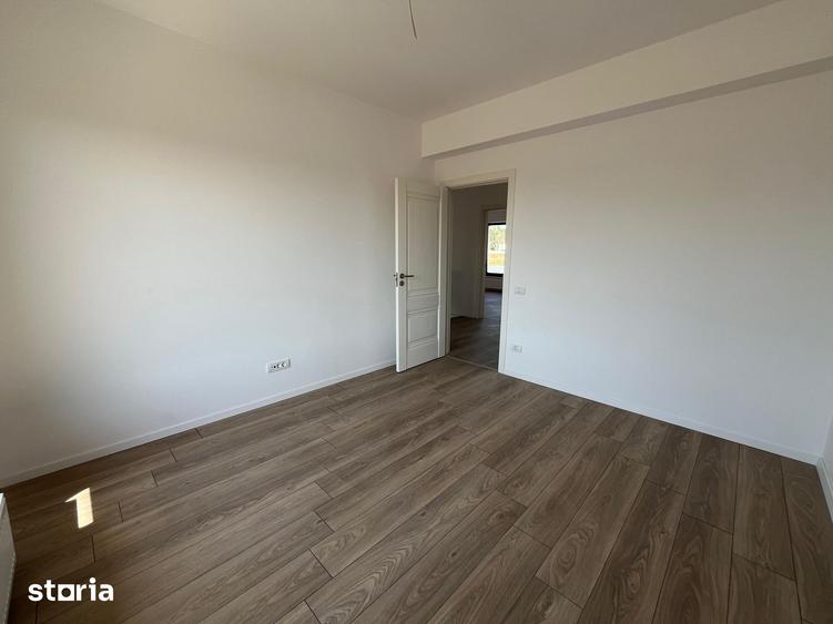 Casă cu 5 camere cu Teren 704 Mp în Balotești