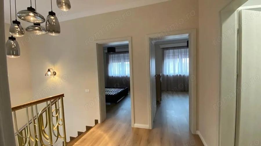 Casă cu 5 camere cu Teren 330 Mp în Giroc