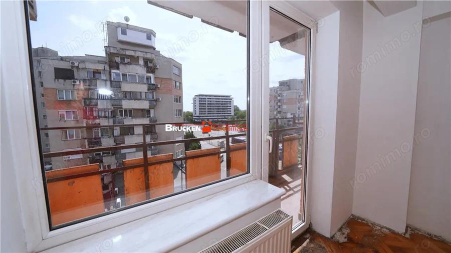 Apartament cu 3 camere decomandat în Decebal