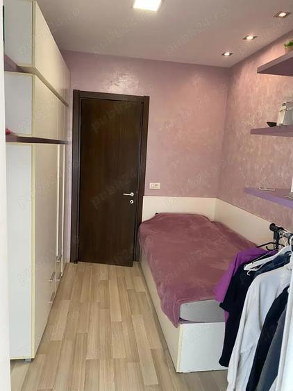 Apartament cu 3 camere decomandat, mobilat în Faleza Nord