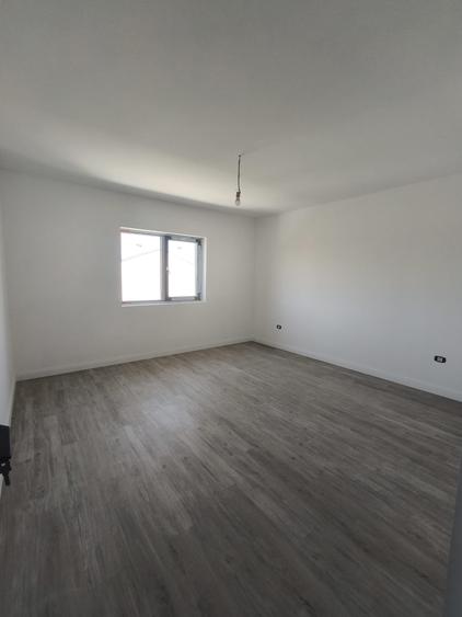 Casă individuală cu 4 camere cu Canalizare în Exterior Vest
