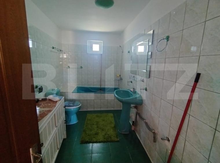 Casă individuală cu 4 camere cu Garaj în Brădești
