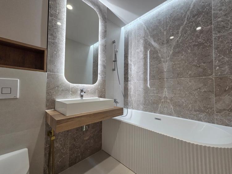 Apartament cu 4 camere decomandat în Iancu Nicolae
