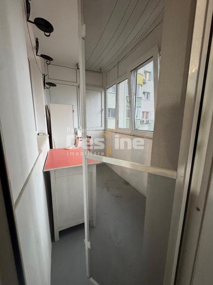 Apartament cu 3 camere decomandat, mobilat în Rahova