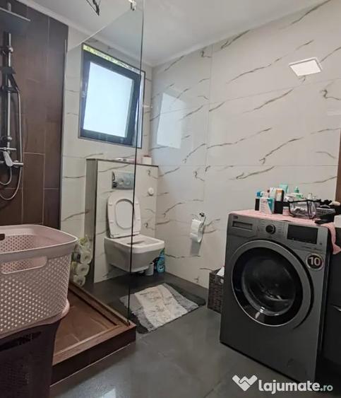 Casă cu 4 camere cu Teren 416 Mp în Florești