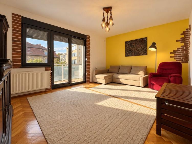 Apartament cu 2 camere decomandat în Central