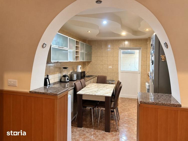 Apartament cu 4 camere decomandat în Prundu