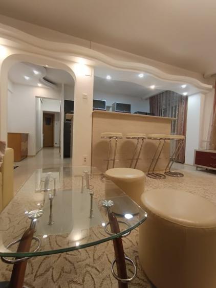 Apartament cu 3 camere, mobilat în Drumul Taberei
