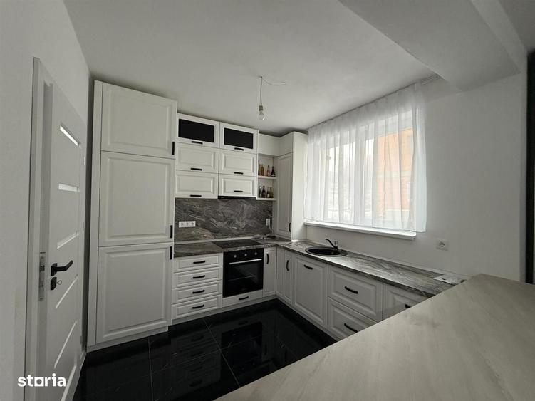 Apartament cu 3 camere decomandat în Trei Stejari