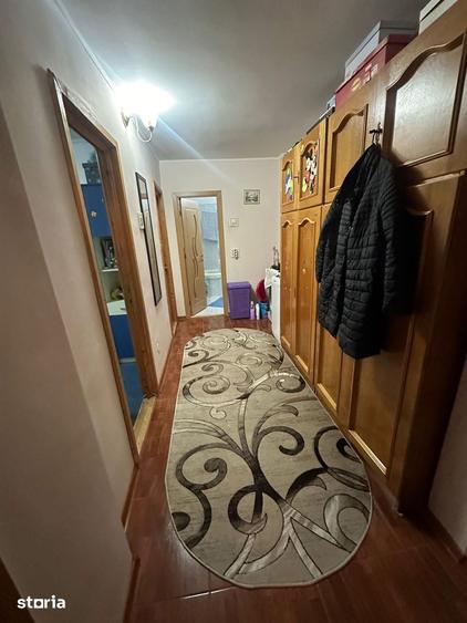 Apartament cu 4 camere decomandat în Central