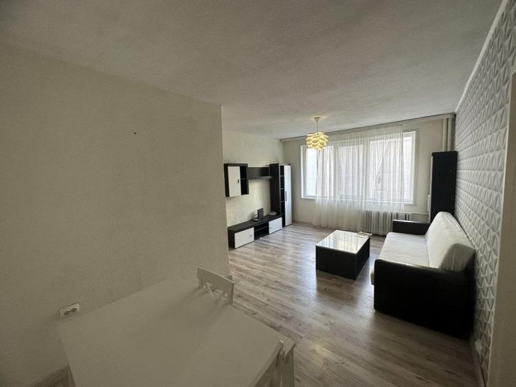 Apartament cu 2 camere semidecomandat, mobilat în Calea Victoriei