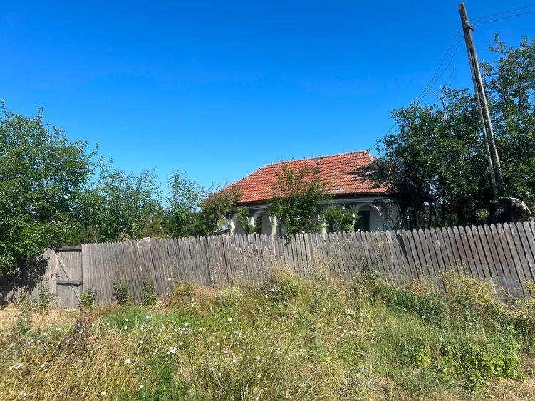 Teren Construcții intravilan de 1486 mp, în Valea Mare