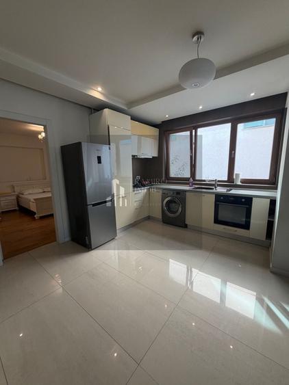 Apartament cu 3 camere semidecomandat, mobilat în Apărătorii Patriei