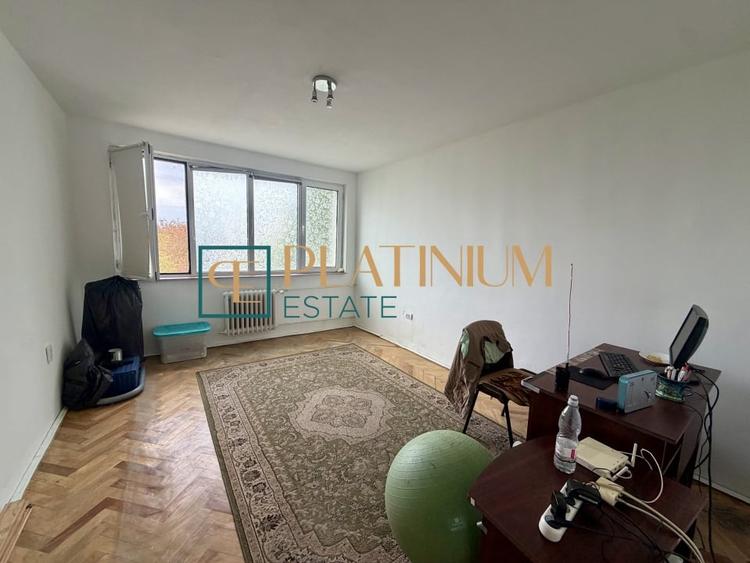 Apartament cu 3 camere decomandat, mobilat în Girocului