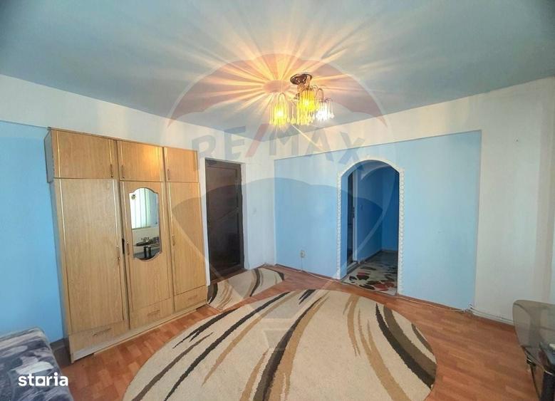 Apartament cu 2 camere semidecomandat în Republicii