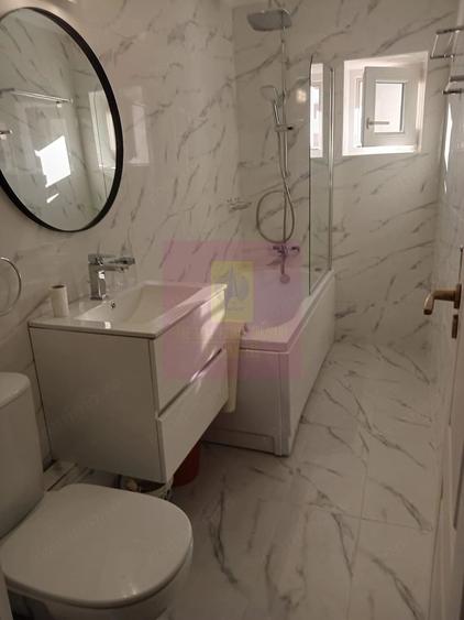 Apartament cu 3 camere decomandat în Panduri