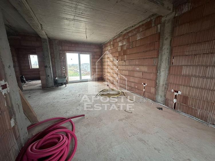 Casă cu 4 camere cu Teren 290 Mp în Urseni