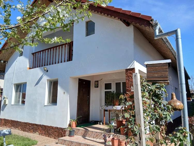 Casă cu Teren 300 Mp în Preajba