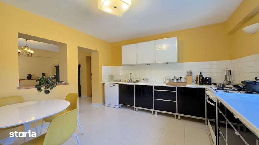 Casă cu 10 camere cu Teren 990 Mp în Ferentari