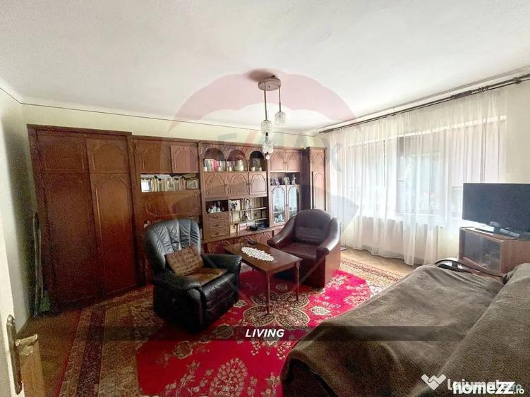 Casă cu 6 camere cu Teren 423 Mp în Valea Roșie