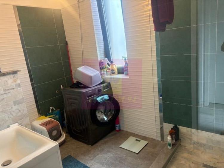 Casă cu 4 camere cu Teren 150 Mp în Central